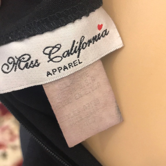 Black pencil skirt flared on the bottom size S - Picture 5 of 5